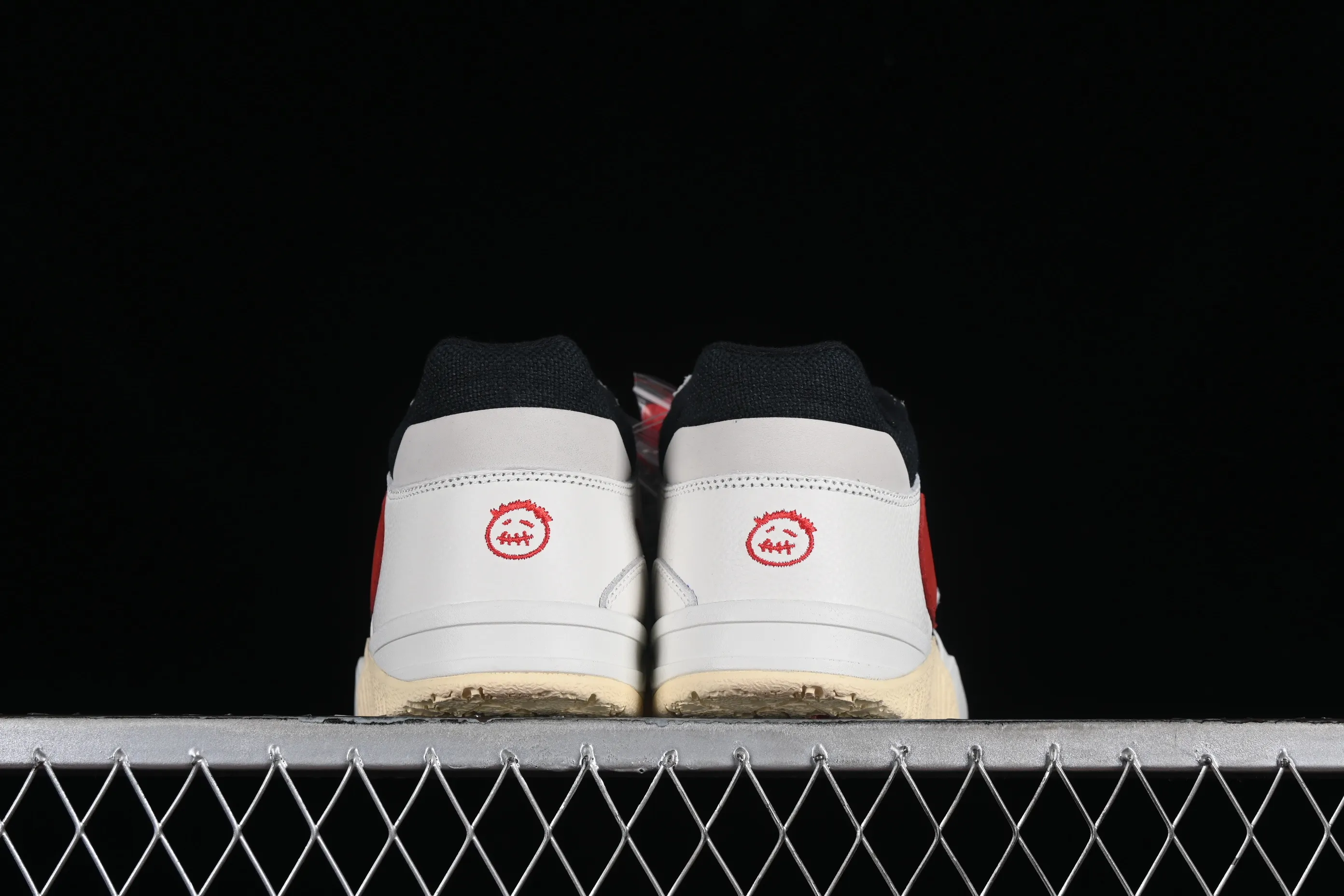 All categories Air Jordan Jordan series basketball shoes Air Jordan 1 Low J version Travis Scott x Jordan Jumpman Jack TR "University Red" AJ1 Joe 1 hook and loop fashion basketball shoes FZ8117-101